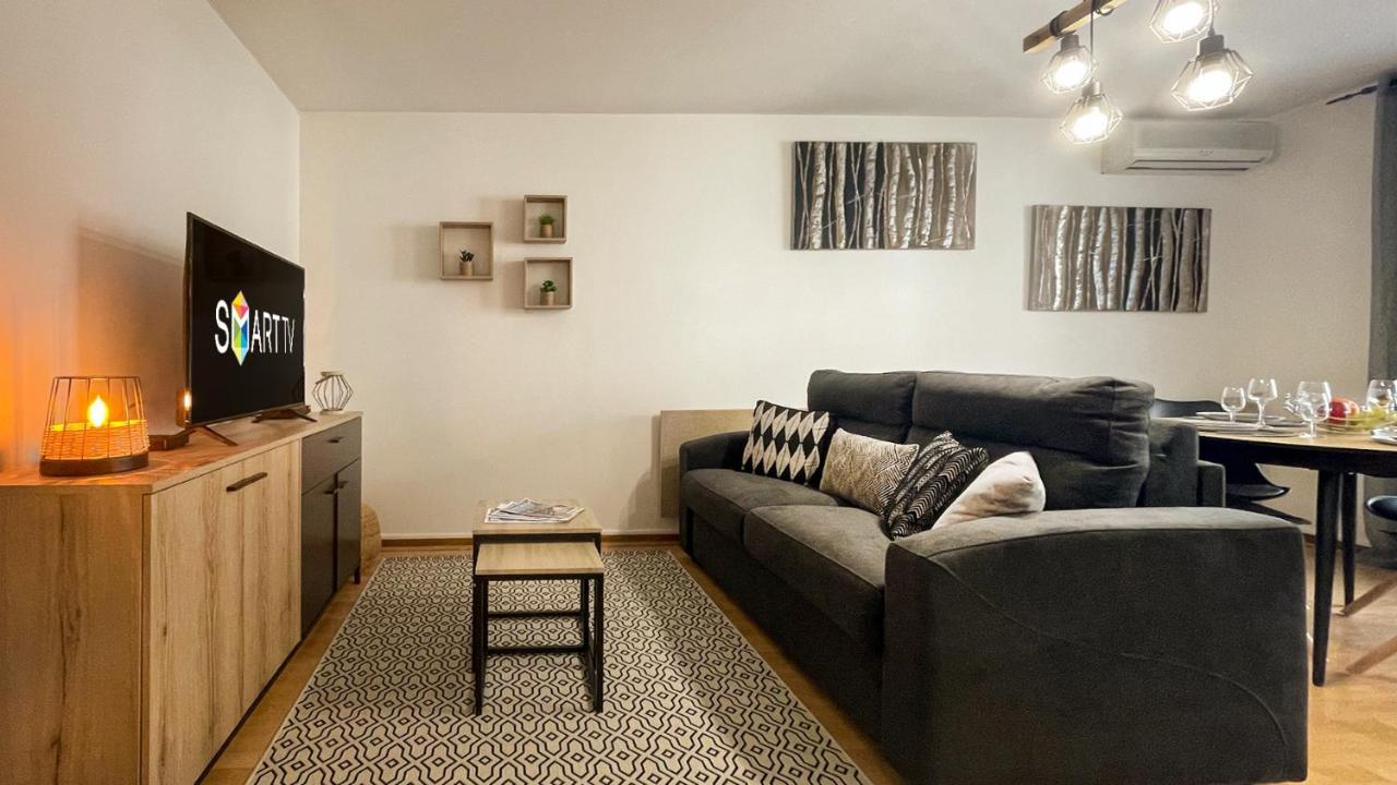 Homey Wood - New - Appartement Avec Une Chambre - Parking Prive Gratuit - Balcon Prive - A 5 Min De La Gare Pour Rejoindre Geneve 안마스 외부 사진